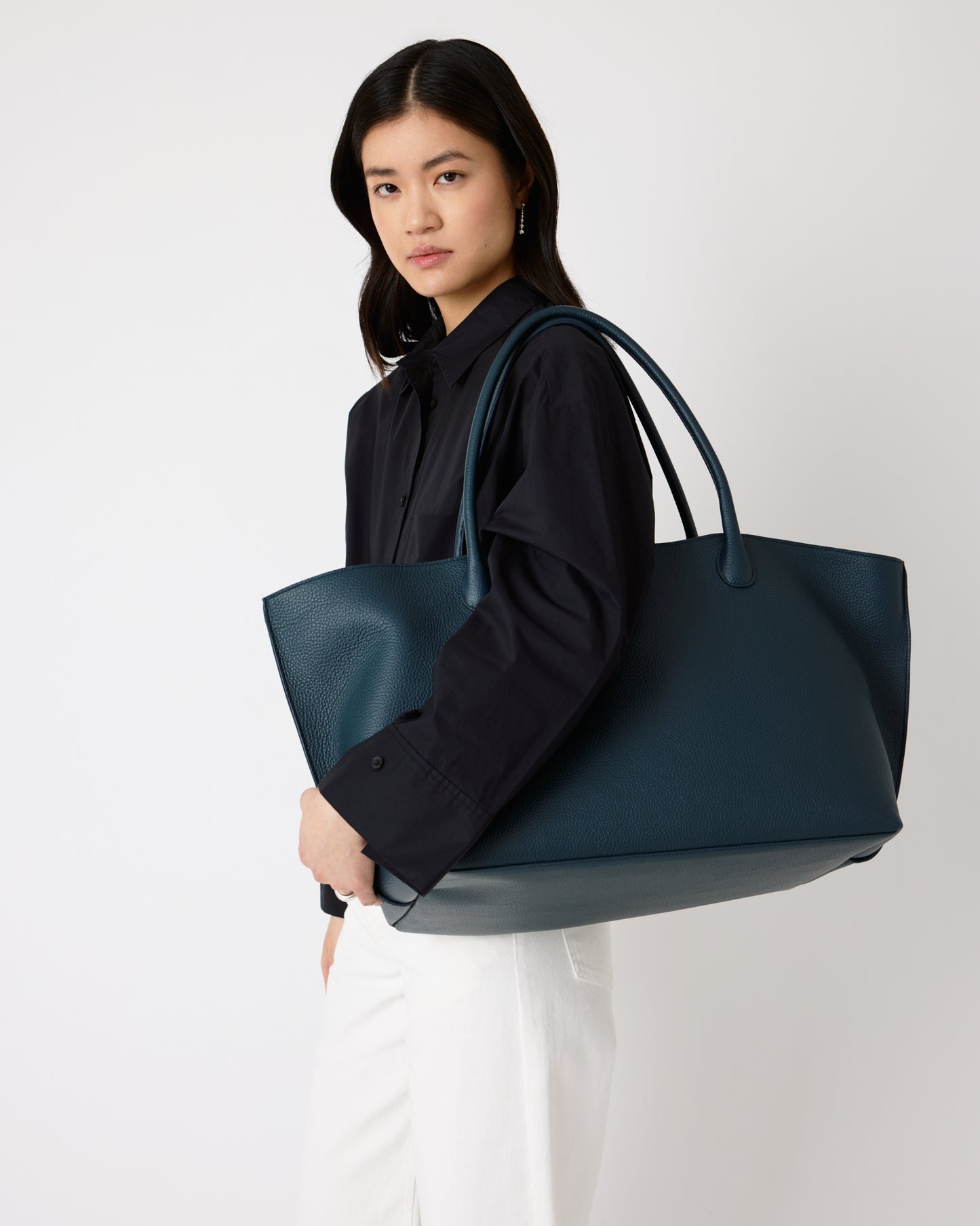 The Eva Weekend Tote